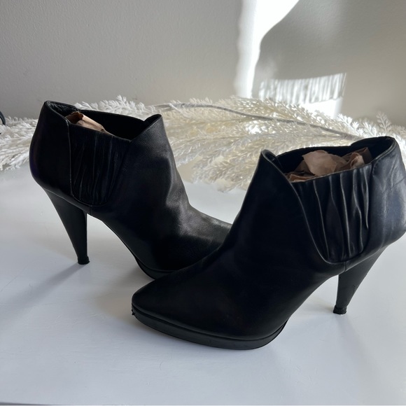 PRADA WOMENS PLATFORM ANKLE BOOTS - SIZE 36 (US Sz 5.5) - Picture 2 of 10